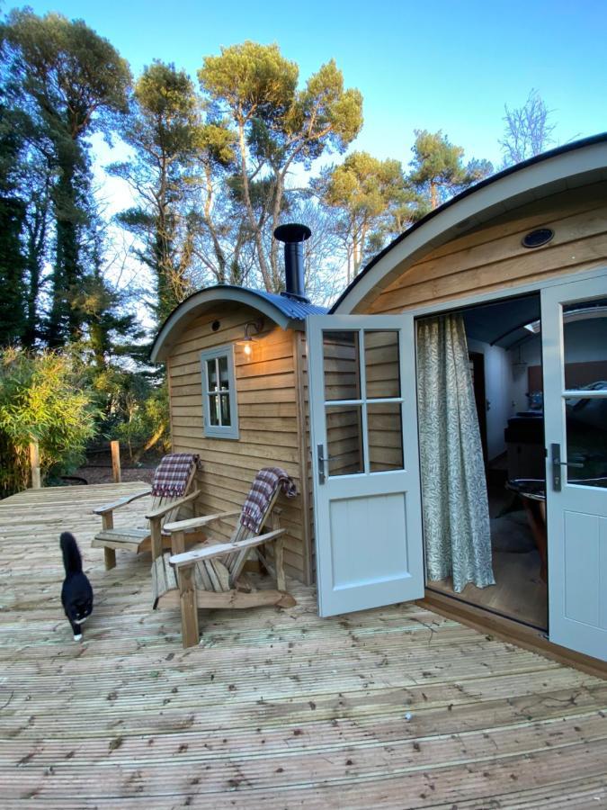 Chez Maurice Luxury Shepherds Hut With Bath And Hot Tub Kelling Ngoại thất bức ảnh