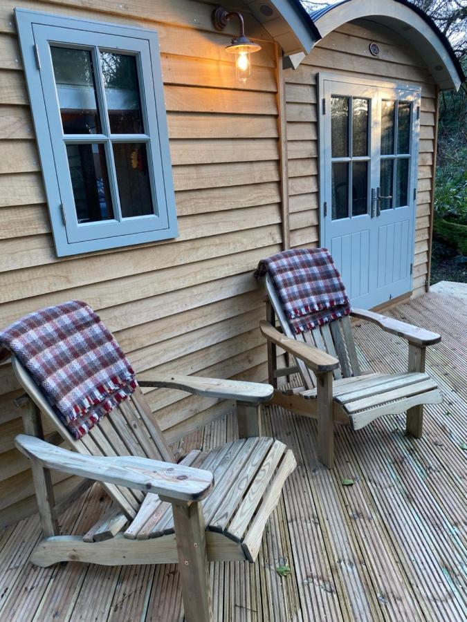 Chez Maurice Luxury Shepherds Hut With Bath And Hot Tub Kelling Ngoại thất bức ảnh