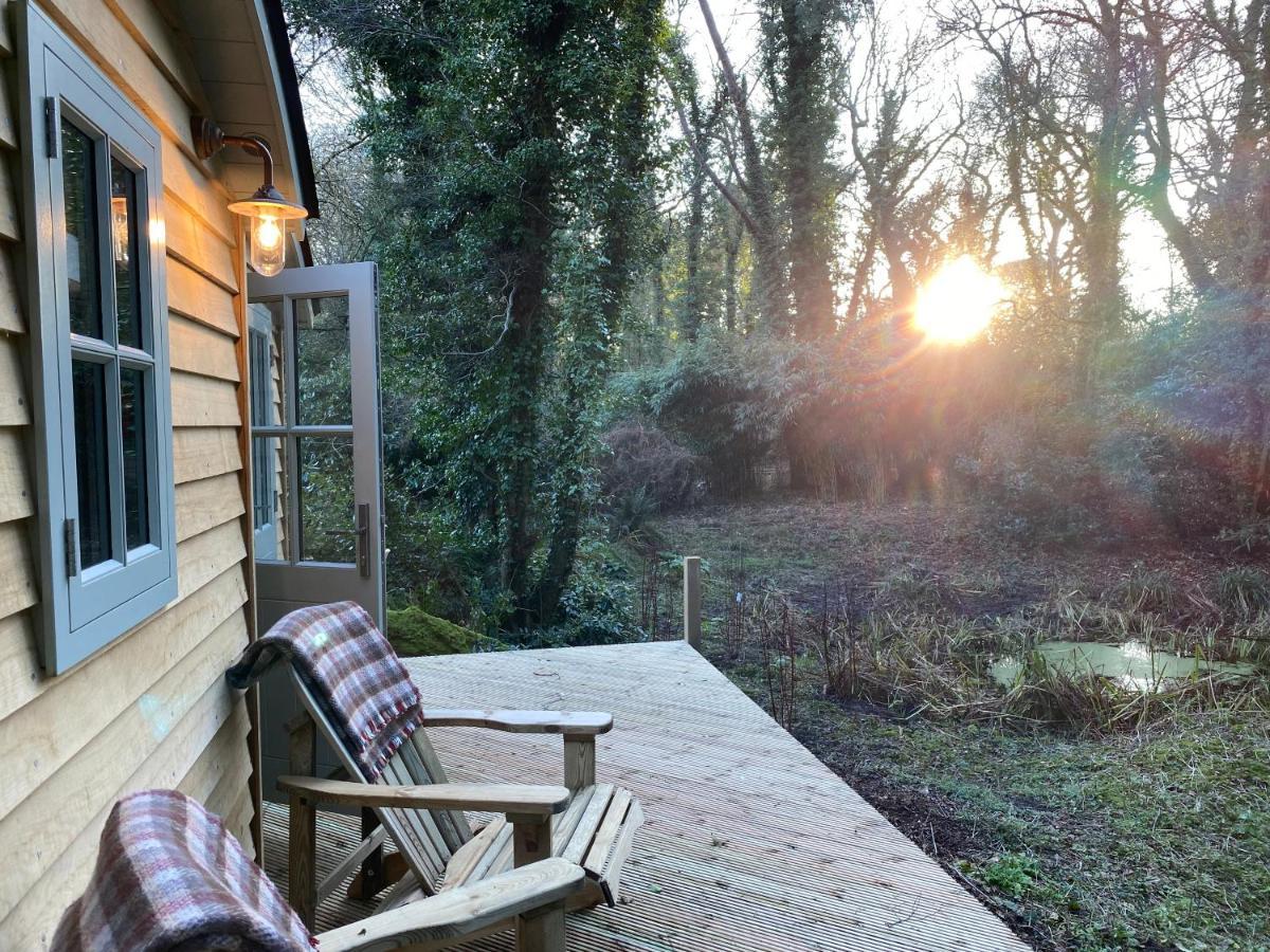 Chez Maurice Luxury Shepherds Hut With Bath And Hot Tub Kelling Ngoại thất bức ảnh